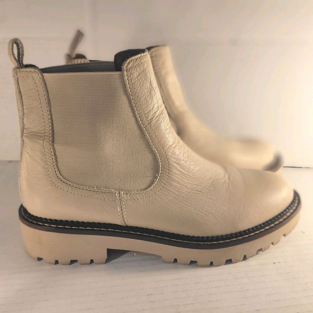 Caslon MILLER LEA Leather Ivory Beige Lug Chelsea Ankle Boots Booties Size 8 M